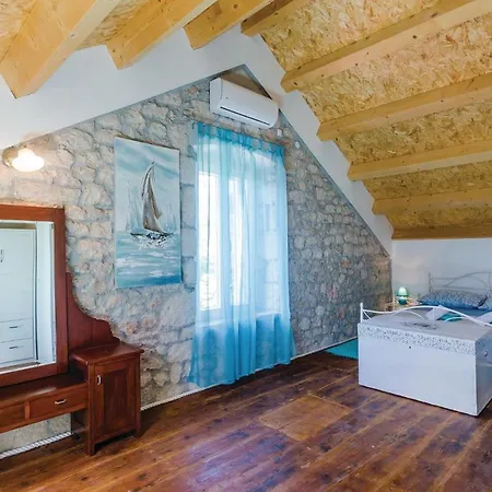 Σπίτι διακοπών Three-bedroom In Janjina
