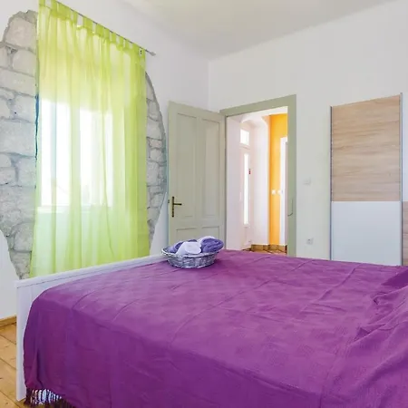 Three-bedroom In بيت للعطل Janjina